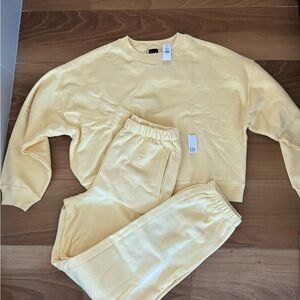 GAP Light Yellow Lounge Set